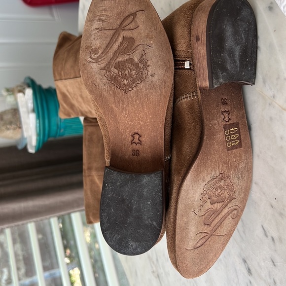 Free People suede boots size 38 - Picture 4 of 4